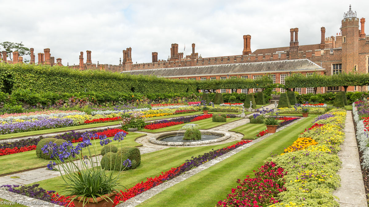 Hampton Court Elizabethan Palace Gardens 