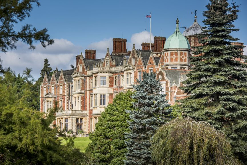 Sandringham coach visit from luton