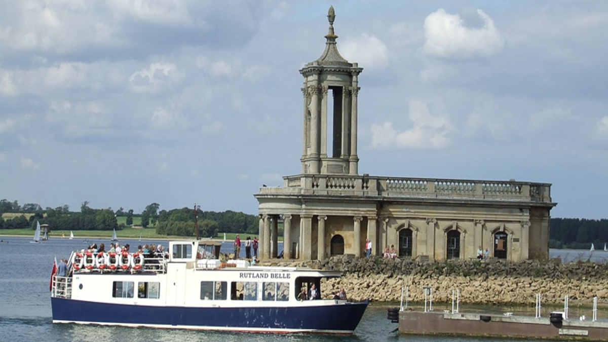 Rutland Belle on river